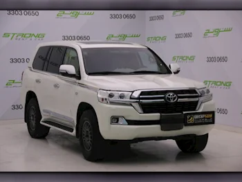 Toyota  Land Cruiser  VXR  2016  Automatic  300,000 Km  8 Cylinder  Four Wheel Drive (4WD)  SUV  Pearl