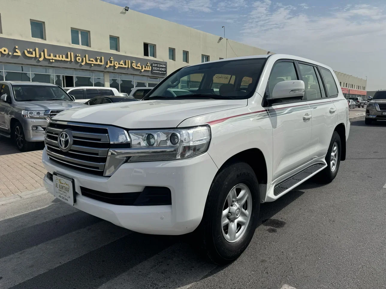 Toyota  Land Cruiser  GXR  2019  Automatic  206,000 Km  6 Cylinder  Four Wheel Drive (4WD)  SUV  White