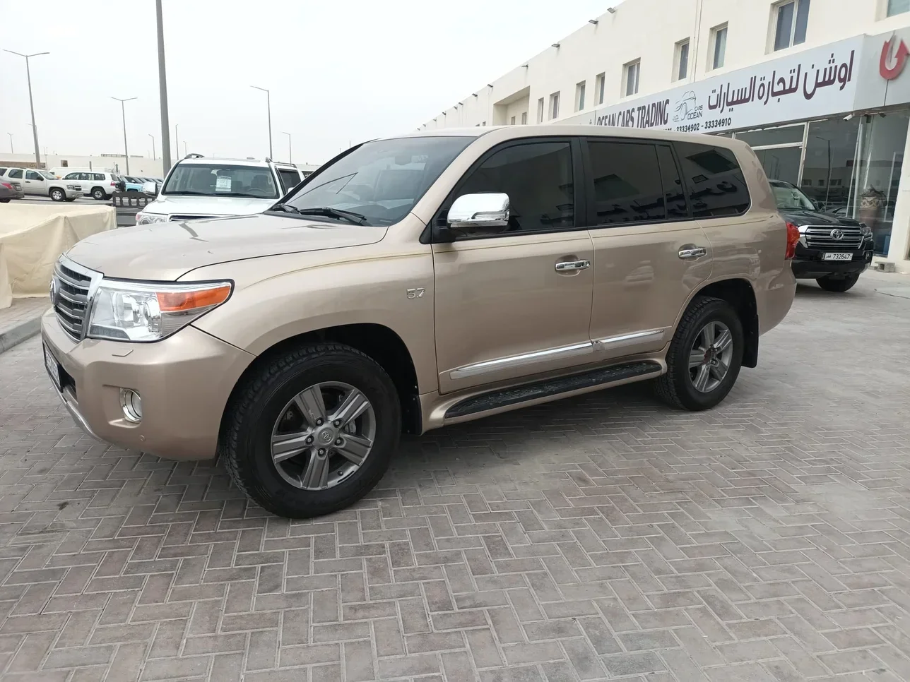 Toyota  Land Cruiser  VXR  2015  Automatic  350,000 Km  8 Cylinder  Four Wheel Drive (4WD)  SUV  Beige