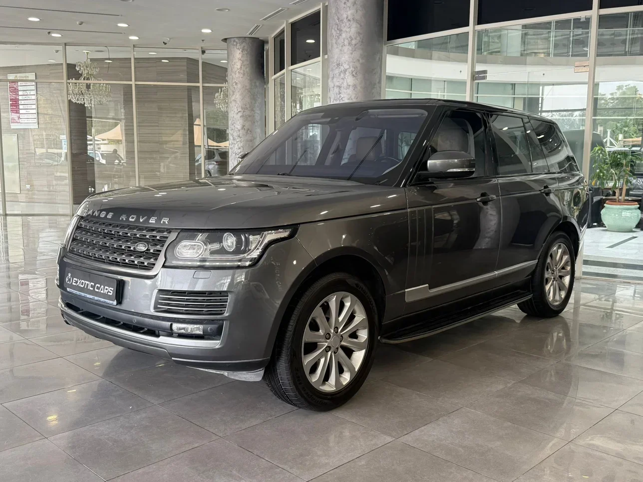 Land Rover  Range Rover  Vogue HSE  2016  Automatic  99,000 Km  8 Cylinder  Four Wheel Drive (4WD)  SUV  Gray