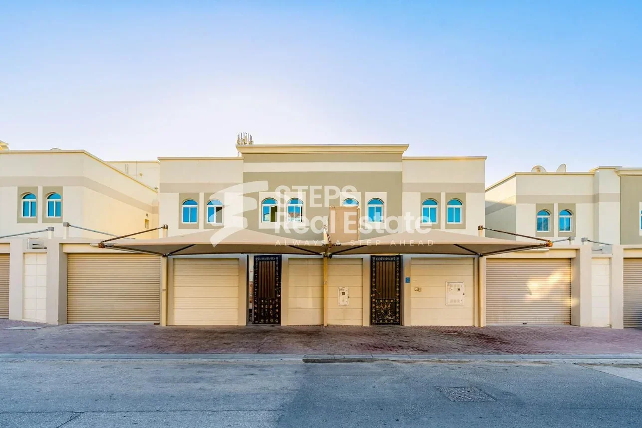 Family Residential  - Not Furnished  - Doha  - Nuaija  - 6 Bedrooms