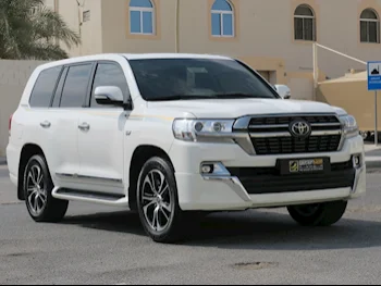 Toyota  Land Cruiser  VXR  2021  Automatic  64,000 Km  8 Cylinder  Four Wheel Drive (4WD)  SUV  White