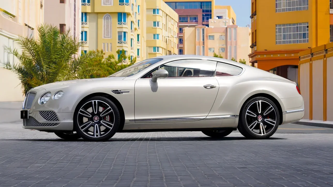 Bentley  Continental  GT  2016  Automatic  59,850 Km  8 Cylinder  All Wheel Drive (AWD)  Coupe / Sport  Pearl