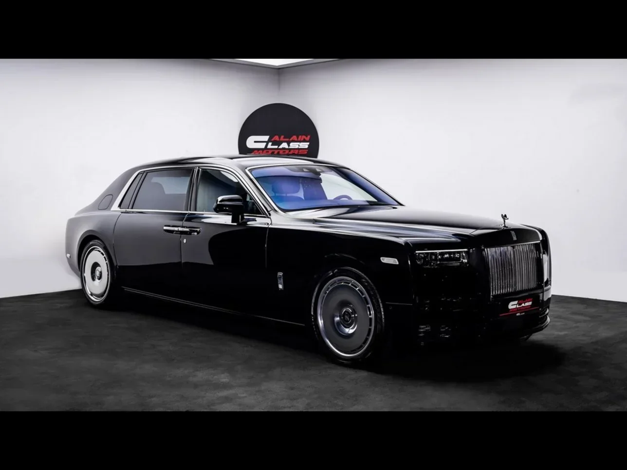 Rolls-Royce  Phantom  EWB  2024  Automatic  0 Km  12 Cylinder  All Wheel Drive (AWD)  Sedan  Black