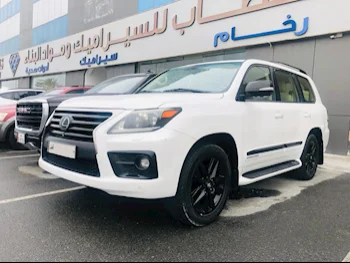 Lexus  LX  570  2014  Automatic  230,000 Km  8 Cylinder  Four Wheel Drive (4WD)  SUV  White