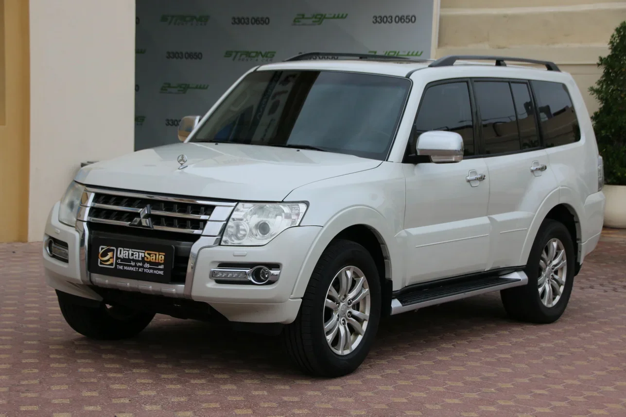 Mitsubishi  Pajero  GLS  2016  Automatic  126,000 Km  6 Cylinder  Four Wheel Drive (4WD)  SUV  White