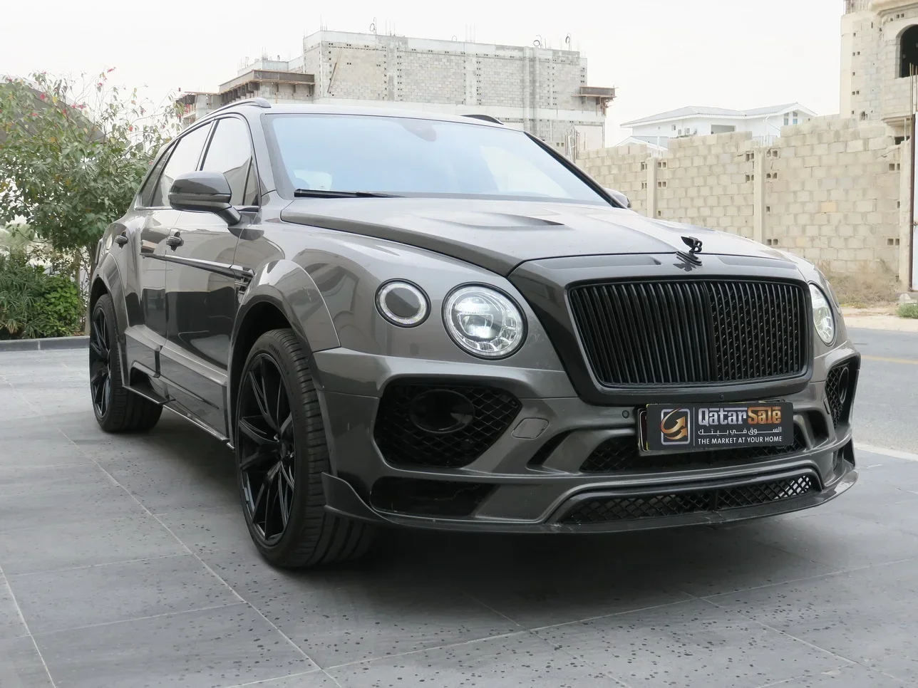 Bentley  Bentayga  Mansory  2017  Automatic  83,000 Km  12 Cylinder  Four Wheel Drive (4WD)  SUV  Gray