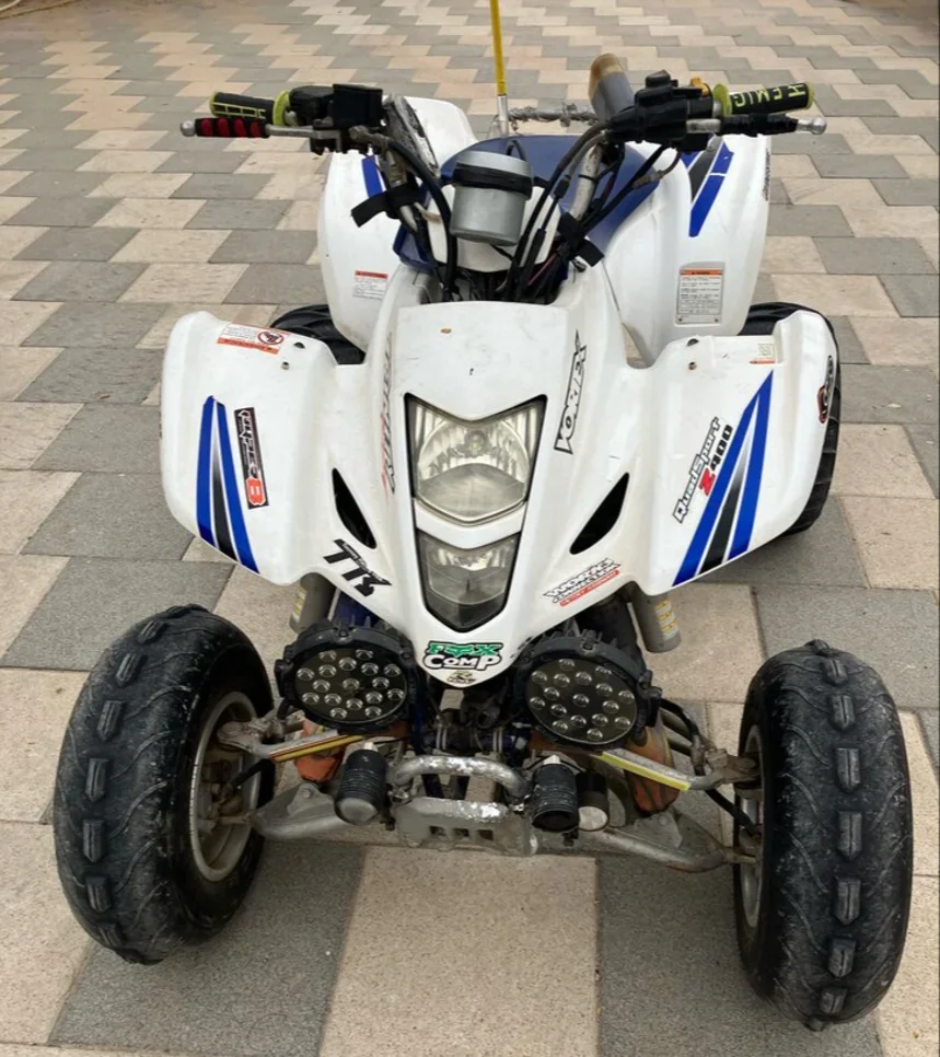 سوزوكي  زد 400 -  2008 - اللون ازرق وابيض -  الضمان