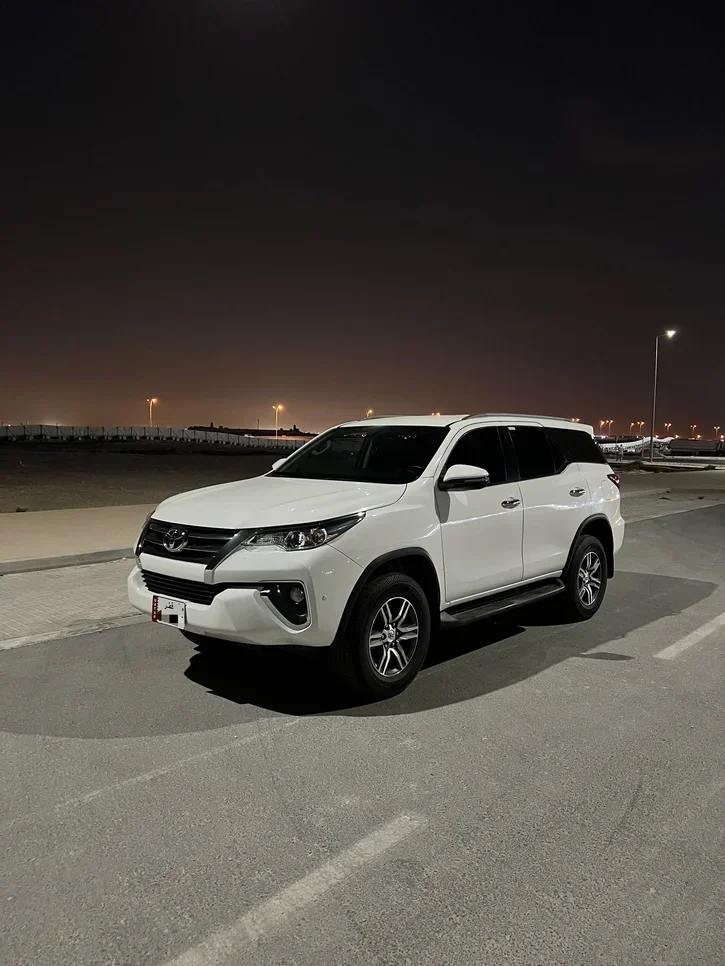 Toyota  Fortuner  2020  Automatic  105,000 Km  4 Cylinder  Four Wheel Drive (4WD)  SUV  White