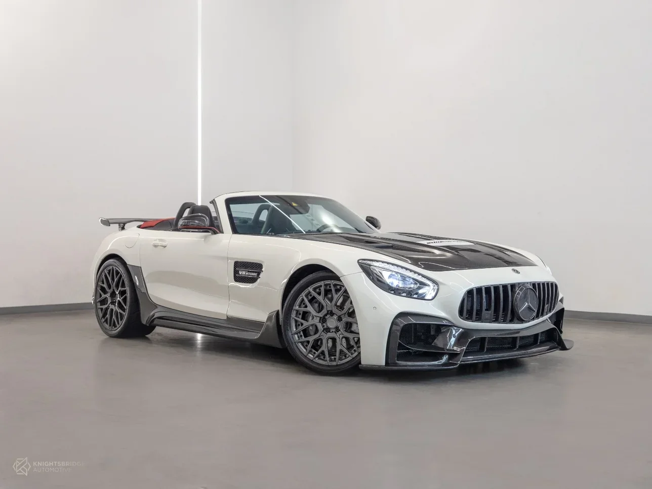 Mercedes-Benz  GT  C AMG  2018  Automatic  86,000 Km  8 Cylinder  Rear Wheel Drive (RWD)  Convertible  White