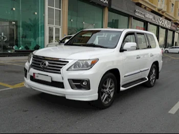 Lexus  LX  570 S  2015  Automatic  270,000 Km  8 Cylinder  Four Wheel Drive (4WD)  SUV  White