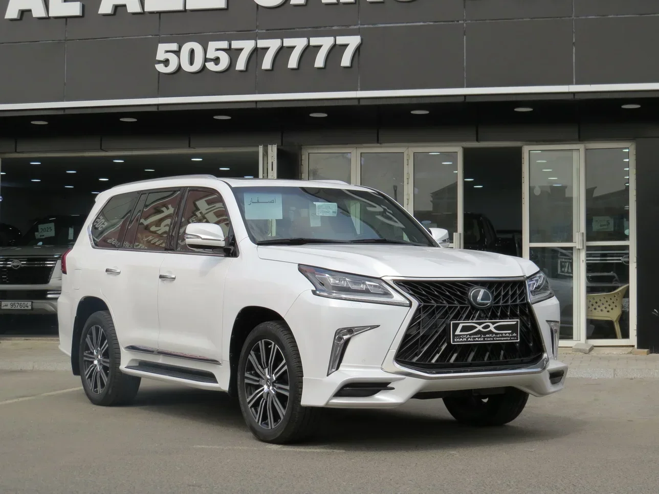 Lexus  LX  570  2020  Automatic  0 Km  8 Cylinder  Four Wheel Drive (4WD)  SUV  White  With Warranty