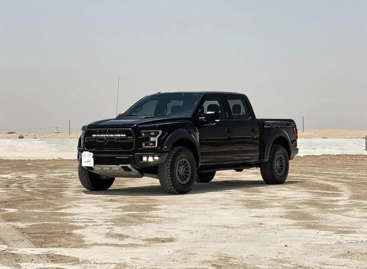 Ford  Raptor  SVT  2017  Automatic  85,000 Km  8 Cylinder  Four Wheel Drive (4WD)  Pick Up  Black