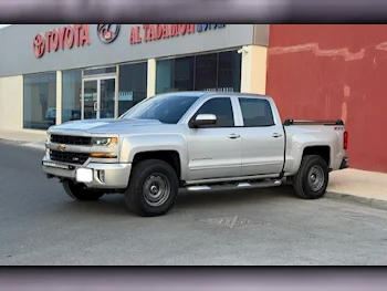 Chevrolet  Silverado  Z71  2018  Automatic  194,000 Km  8 Cylinder  Four Wheel Drive (4WD)  Pick Up  Silver