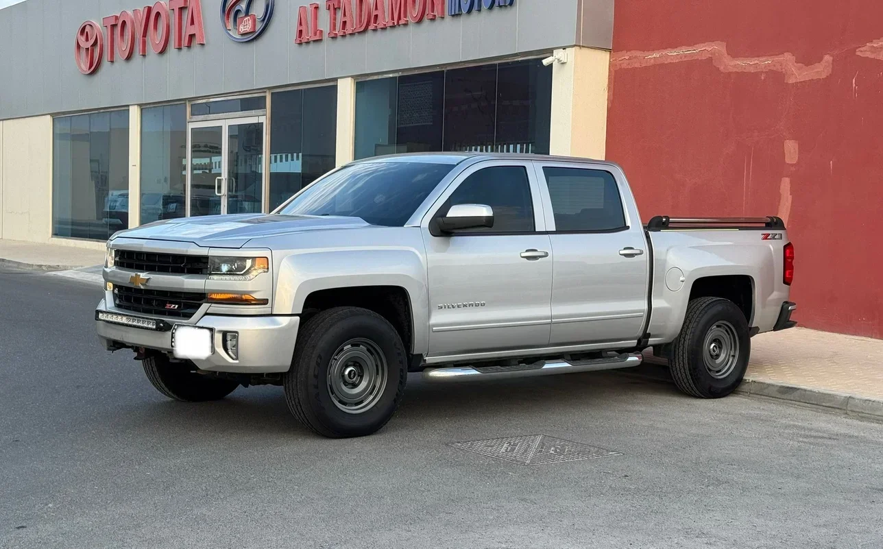 Chevrolet  Silverado  Z71  2018  Automatic  194,000 Km  8 Cylinder  Four Wheel Drive (4WD)  Pick Up  White