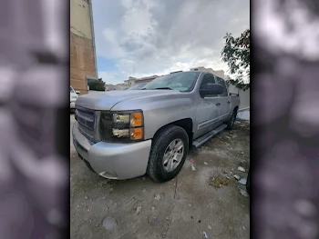 Chevrolet  Silverado  2012  Automatic  210,000 Km  8 Cylinder  Four Wheel Drive (4WD)  Pick Up  Silver