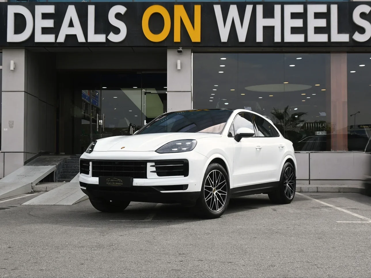 Porsche  Cayenne  Coupe  2025  Automatic  10,000 Km  6 Cylinder  All Wheel Drive (AWD)  SUV  White  With Warranty