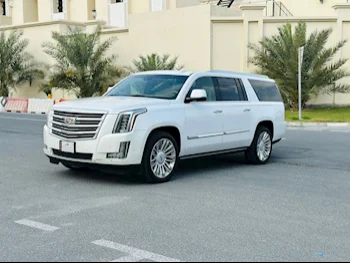 Cadillac  Escalade  ESV  2017  Automatic  162,000 Km  8 Cylinder  Four Wheel Drive (4WD)  SUV  White