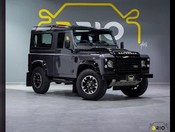 Land Rover  Defender  90  2016  Manual  33,000 Km  4 Cylinder  Four Wheel Drive (4WD)  SUV  Gray