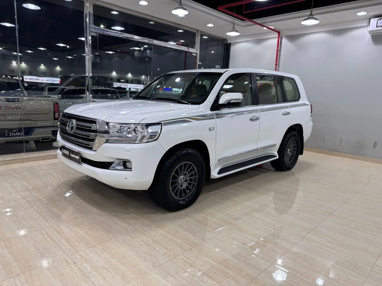 Toyota  Land Cruiser  VXR  2019  Automatic  150,000 Km  8 Cylinder  Four Wheel Drive (4WD)  SUV  White