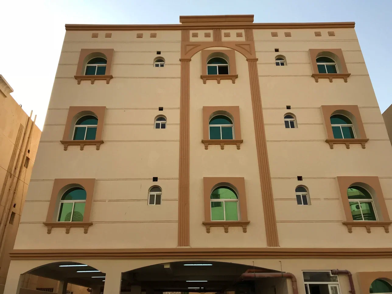 2 Bedrooms  Apartment  For Rent  in Doha -  Madinat Khalifa South  Not Furnished
