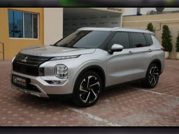 Mitsubishi  Outlander  Limited edition  2023  Automatic  76,000 Km  6 Cylinder  Four Wheel Drive (4WD)  SUV  Silver  With Warranty