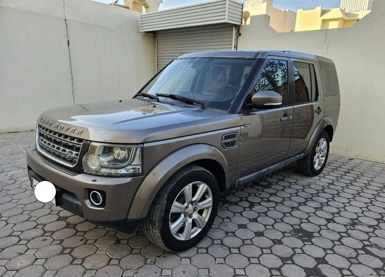 Land Rover  LR4  SE  2015  Automatic  135,000 Km  6 Cylinder  Four Wheel Drive (4WD)  SUV  Brown