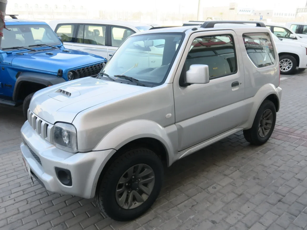 Suzuki  Jimny  2017  Automatic  41,000 Km  4 Cylinder  Four Wheel Drive (4WD)  SUV  Silver