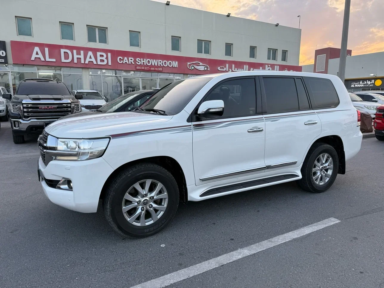 Toyota  Land Cruiser  GXR  2018  Automatic  248,000 Km  8 Cylinder  Four Wheel Drive (4WD)  SUV  White