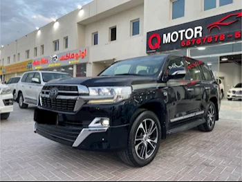 Toyota  Land Cruiser  VXR  2021  Automatic  126,000 Km  8 Cylinder  Four Wheel Drive (4WD)  SUV  Black