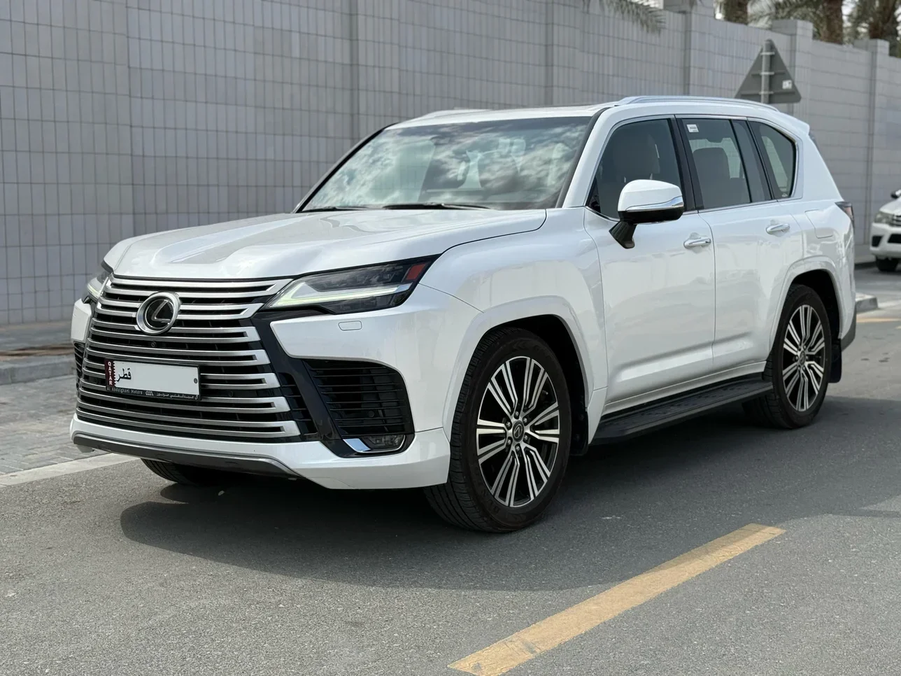 Lexus  LX  600 Luxury  2023  Automatic  74,000 Km  6 Cylinder  Four Wheel Drive (4WD)  SUV  White  With Warranty