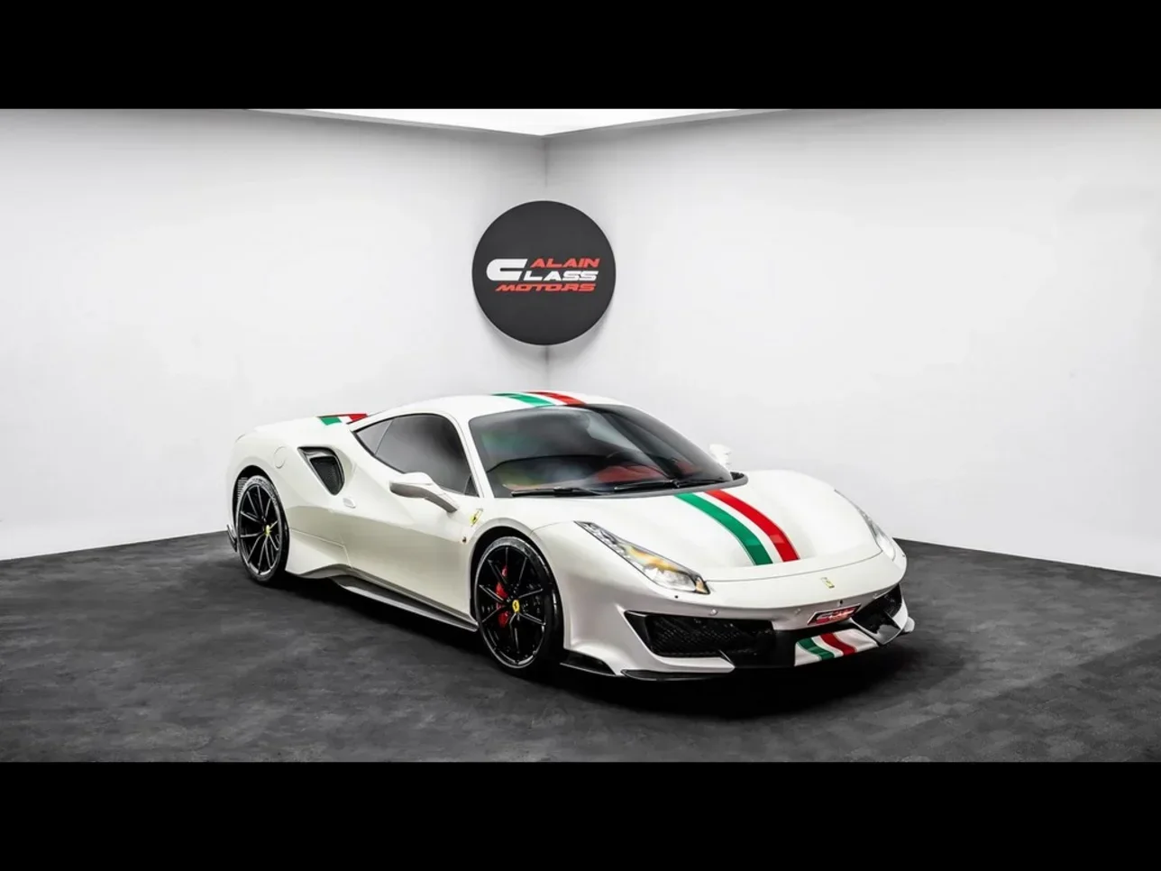 Ferrari  488  Pista  2020  Automatic  4,273 Km  8 Cylinder  Rear Wheel Drive (RWD)  Coupe / Sport  White