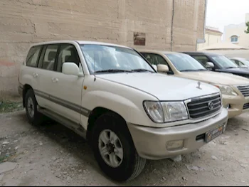 Toyota  Land Cruiser  GXR  2000  Automatic  315,000 Km  6 Cylinder  Four Wheel Drive (4WD)  SUV  White