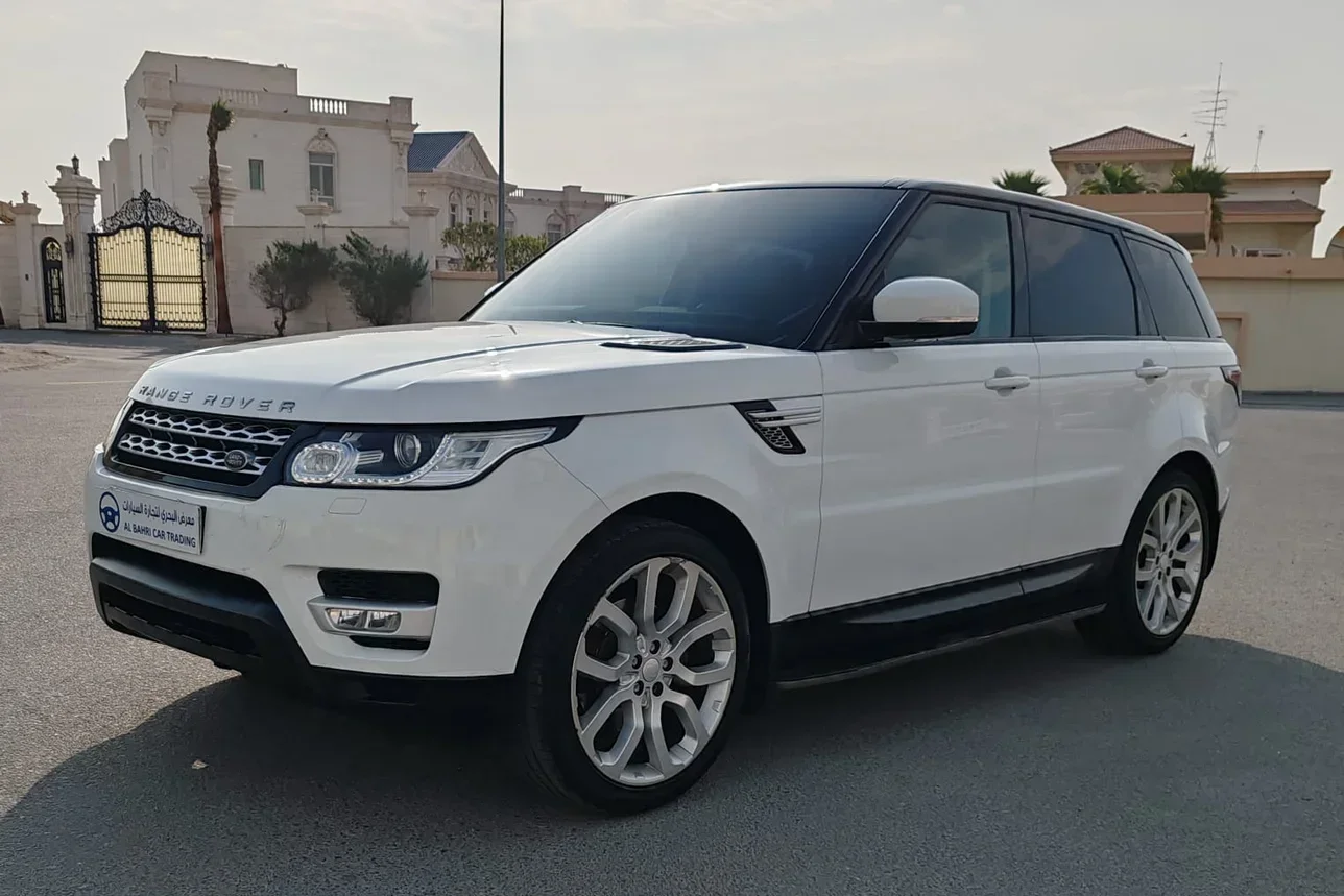 Land Rover  Range Rover  Sport  2015  Automatic  181,000 Km  6 Cylinder  Four Wheel Drive (4WD)  SUV  White