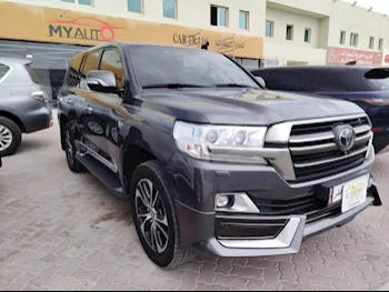 Toyota  Land Cruiser  VXR- Grand Touring S  2020  Automatic  225,000 Km  8 Cylinder  Four Wheel Drive (4WD)  SUV  Gray