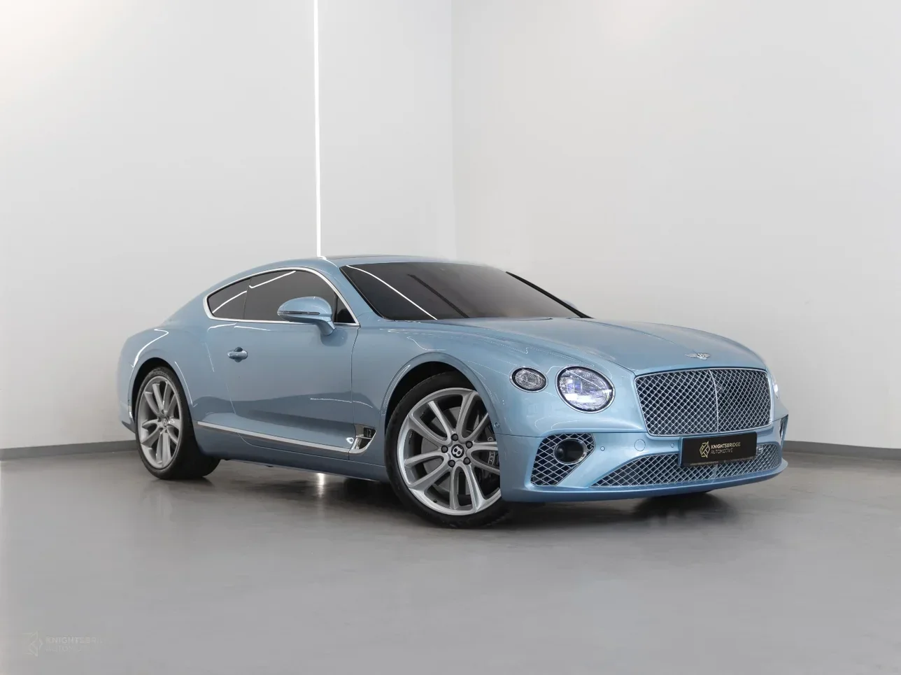 Bentley  Continental  GT  2020  Automatic  31,200 Km  12 Cylinder  All Wheel Drive (AWD)  Coupe / Sport  Blue  With Warranty