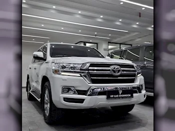 Toyota  Land Cruiser  GXR  2019  Automatic  155,000 Km  8 Cylinder  Four Wheel Drive (4WD)  SUV  White