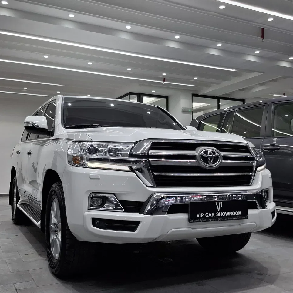 Toyota  Land Cruiser  GXR  2019  Automatic  155,000 Km  8 Cylinder  Four Wheel Drive (4WD)  SUV  White