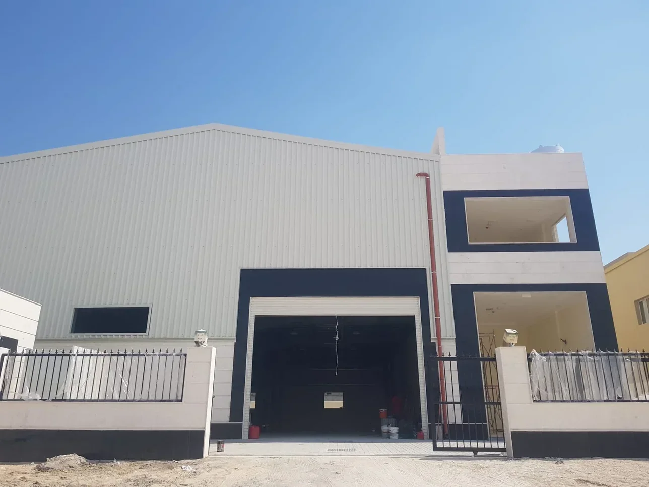 Warehouses & Stores - Al Wakrah  - Barkit Al Awamer  -Area Size: 1000 Square Meter