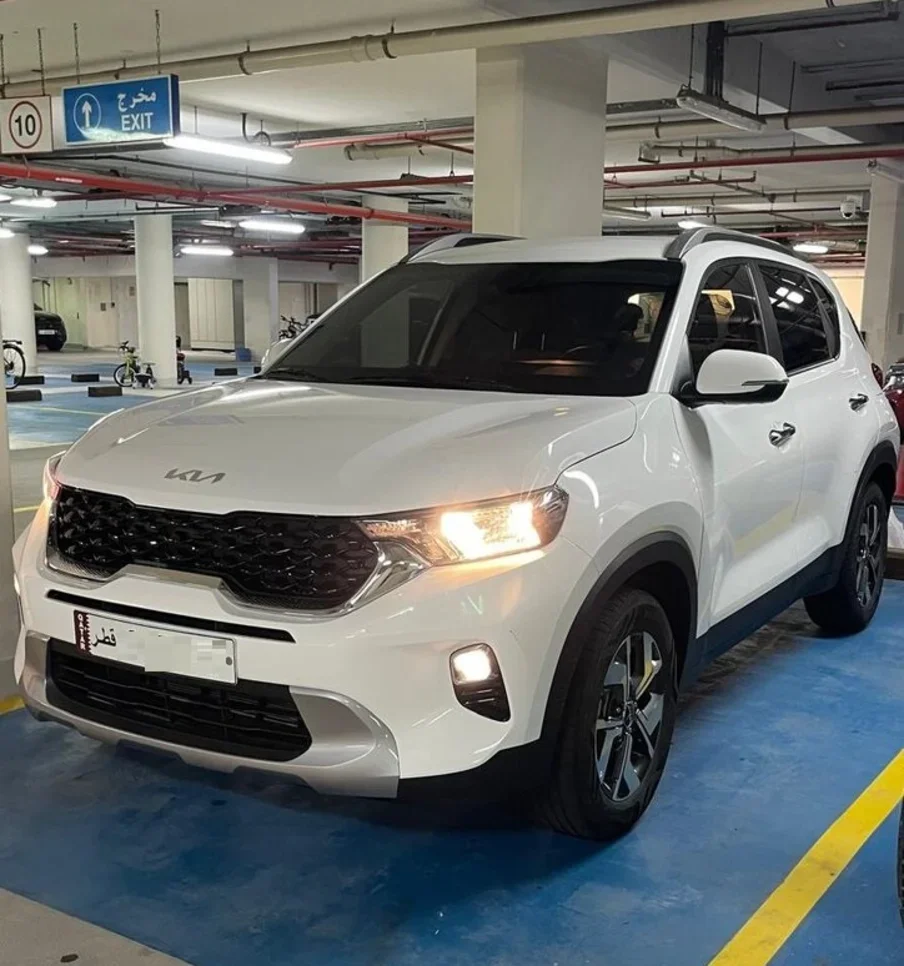 Kia  Sonet  2024  Automatic  37,000 Km  4 Cylinder  Front Wheel Drive (FWD)  SUV  White  With Warranty