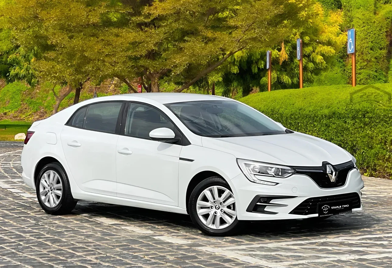 Renault  Megane  2023  Automatic  3,000 Km  4 Cylinder  Front Wheel Drive (FWD)  Sedan  White  With Warranty