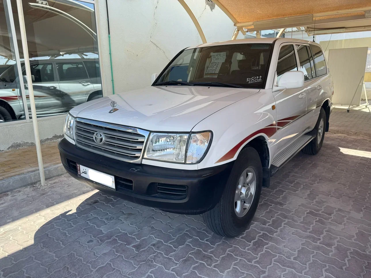 Toyota  Land Cruiser  G  2004  Automatic  389,000 Km  6 Cylinder  Four Wheel Drive (4WD)  SUV  White