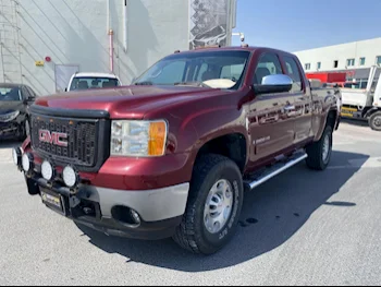 GMC  Sierra  2500 HD  2009  Automatic  420,000 Km  8 Cylinder  Four Wheel Drive (4WD)  Pick Up  Maroon