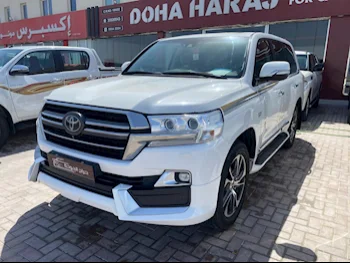 Toyota  Land Cruiser  VXR  2020  Automatic  235,000 Km  8 Cylinder  Four Wheel Drive (4WD)  SUV  White