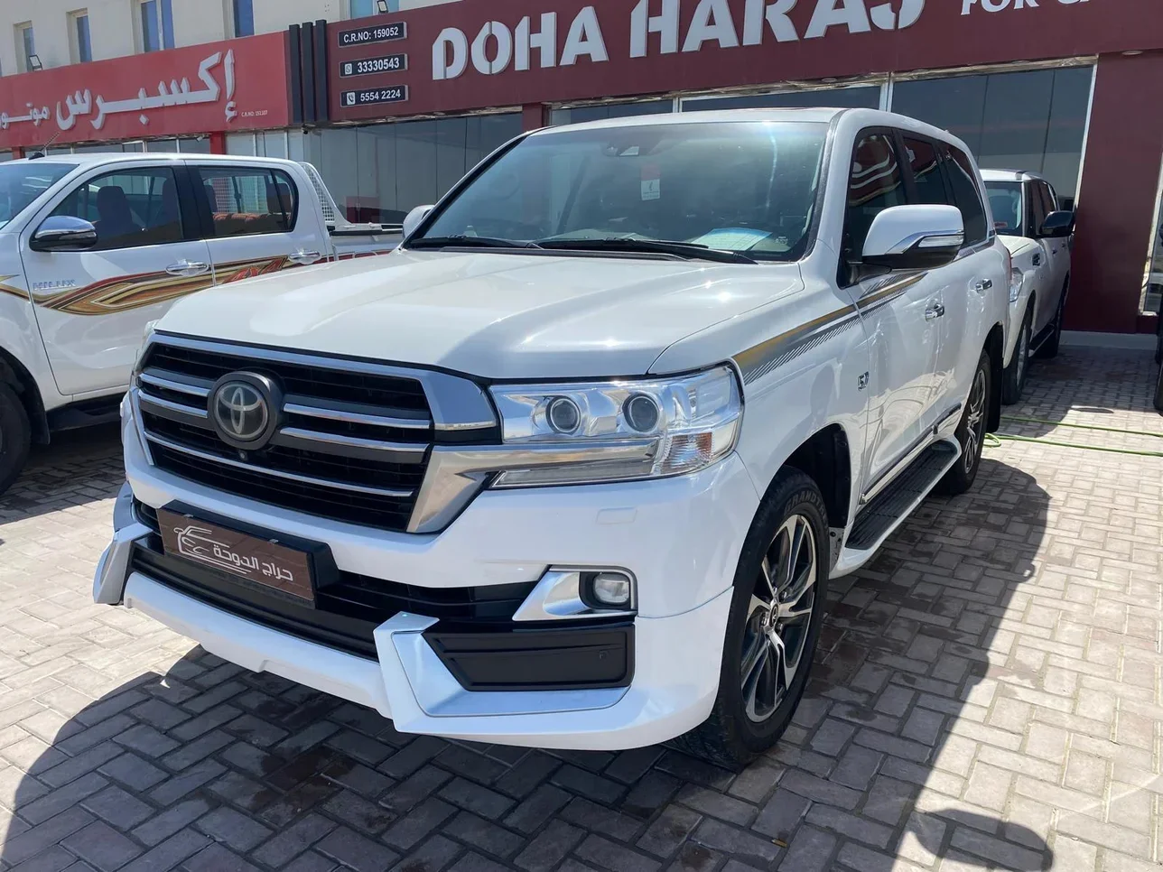 Toyota  Land Cruiser  VXR  2020  Automatic  235,000 Km  8 Cylinder  Four Wheel Drive (4WD)  SUV  White