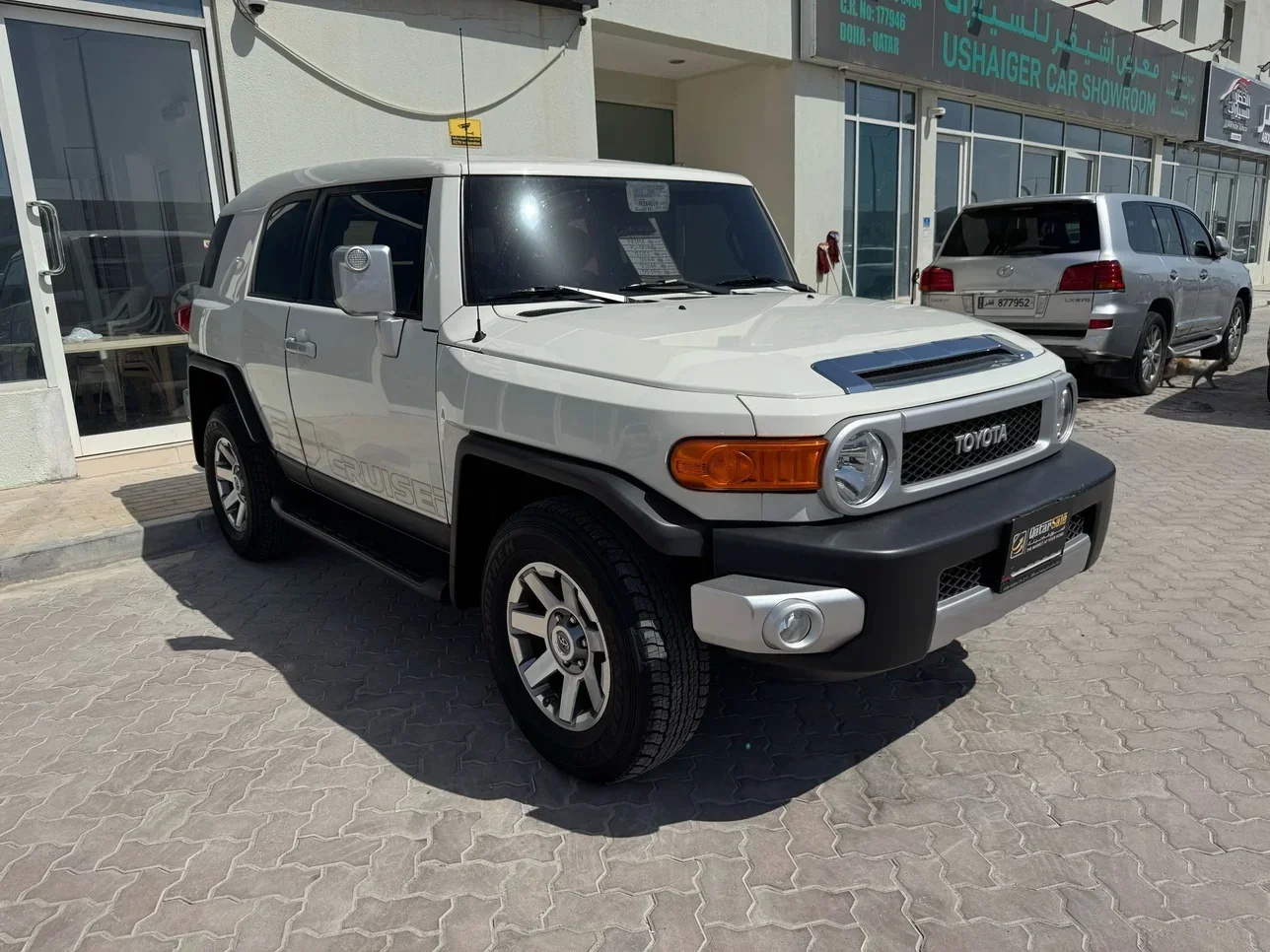 Toyota  FJ Cruiser  TRD  2021  Automatic  33,000 Km  6 Cylinder  Four Wheel Drive (4WD)  SUV  White