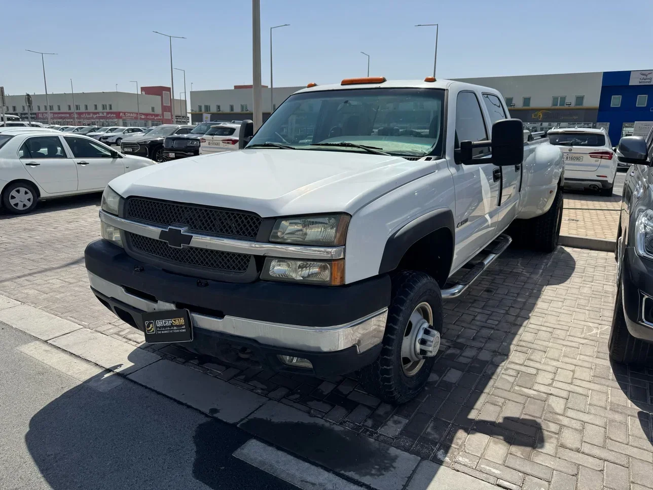 Chevrolet  Silverado  3500 HD  2004  Automatic  250,000 Km  8 Cylinder  Front Wheel Drive (FWD)  Pick Up  White