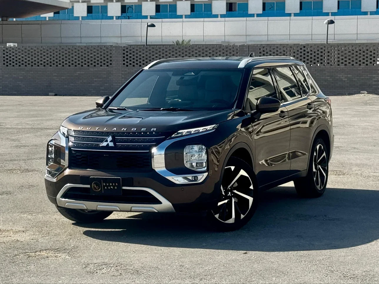 Mitsubishi  Outlander  HL +  2024  Automatic  3,800 Km  4 Cylinder  Four Wheel Drive (4WD)  SUV  Brown  With Warranty