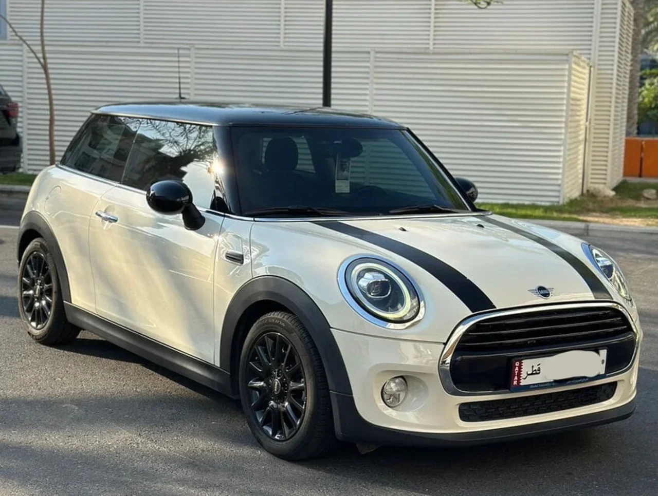 Mini  Cooper  2019  Automatic  95,000 Km  4 Cylinder  Front Wheel Drive (FWD)  Hatchback  White