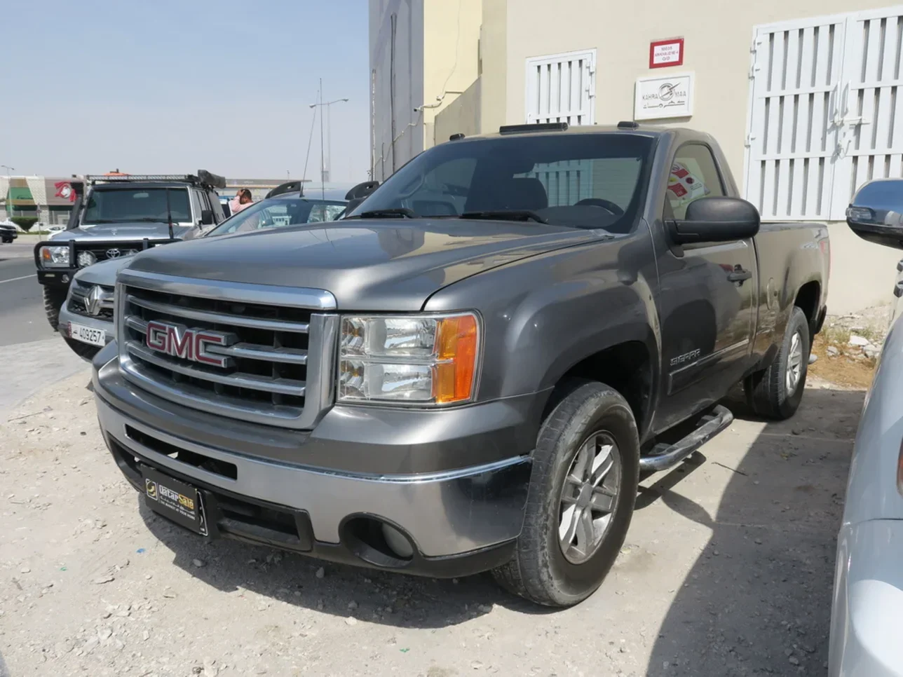 GMC  Sierra  1500  2012  Automatic  329,000 Km  8 Cylinder  Four Wheel Drive (4WD)  Pick Up  Gray